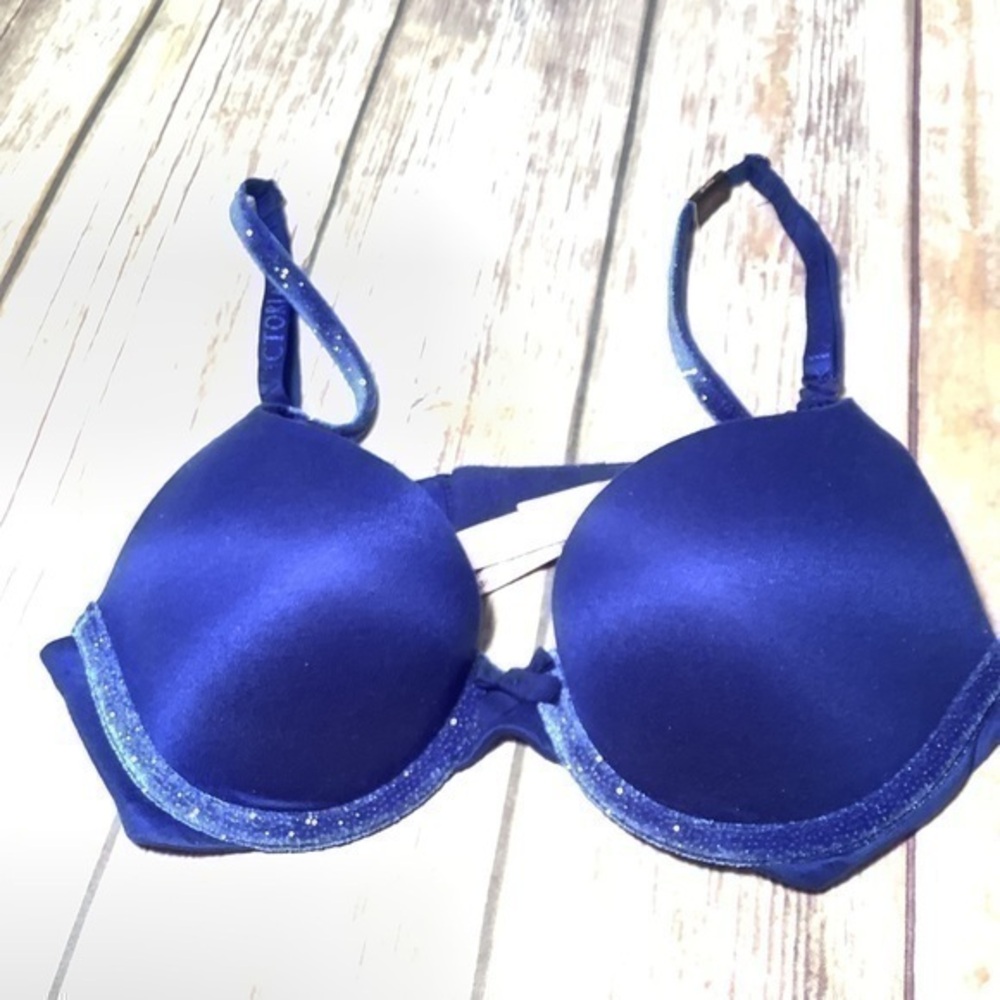 Victoria's Secret Sparkle Velvet Bra 32B NWT